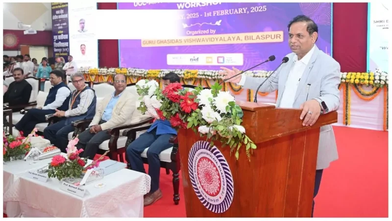 Prof. Alok Kumar Chakrawal: शिक्षकों पर राष्ट्र निर्माण की अहम जिम्मेदारी, समाज में आदर्श स्थापित करें: कुलपति प्रो. चक्रवाल…