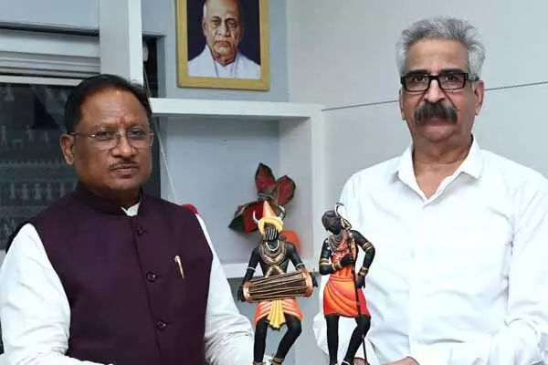 Ashok Juneja: मुख्यमंत्री विष्णुदेव ने पुलिस महानिदेशक अशोक जुनेजा को सेवानिवृत्ति पर दी शुभकामनाएं