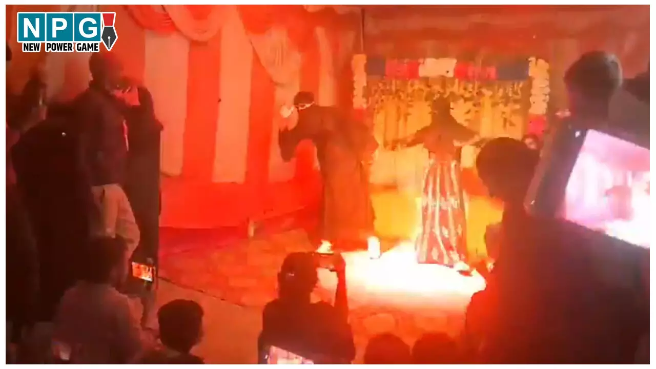 Begusarai Viral Video: सरस्वती पूजा पंडाल में बुर्का पहनकर आये युवक, फिर अश्लील गानों पर किया डांस, वीडियो हुआ वायरल