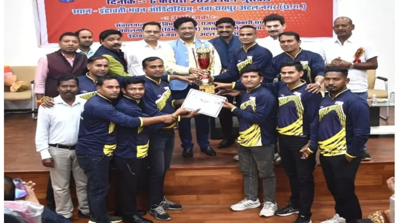 नवा रायपुर प्रीमियर लीग के विजेताओं को भव्य समारोह, IAS सोनमणि बोरा बोले-प्रदेश की तरक्की में शासकीय सेवकों का महत्वपूर्ण योगदान