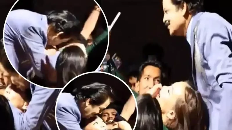 Udit Narayan Kiss Video: बुढ़ापे में चढ़ा जवानी! सिंगर उदित नारायण का एक और किसिंग VIDEO वायरल, हरकत देख लोग बोले- भाईसाहब, ये तो…