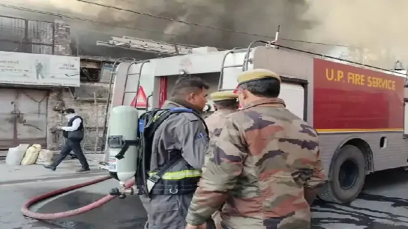 Muradabad Syntex Warehouse Fire: सिनटेक्स गोदाम में भीषण आग,DM-SSP ने संभाला मोर्चा