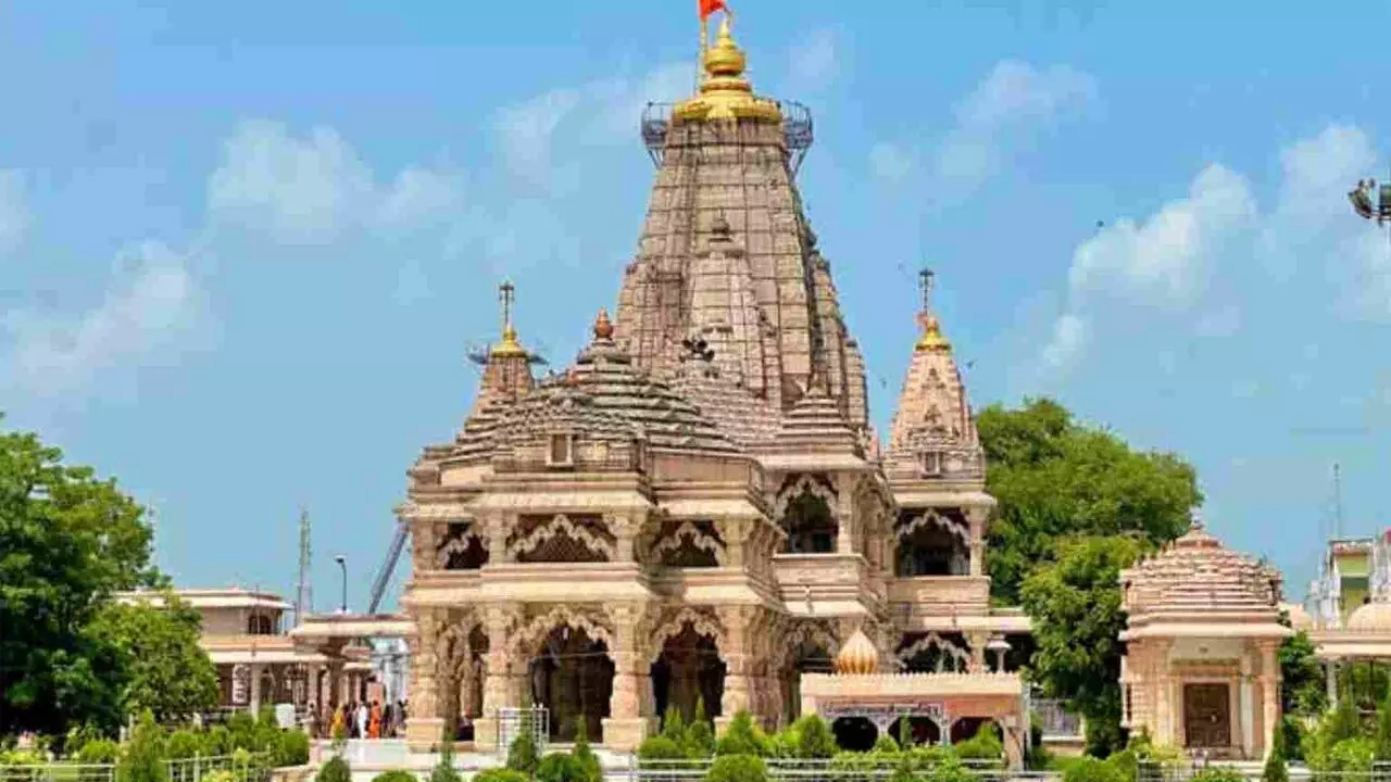 Sanwalia Seth Temple Afeem: मंदिर में भंडारे से निकला 58 किलो अफीम, विश्व प्रसिद्ध सांवलिया सेठ मंदिर पर CBN की कार्रवाई