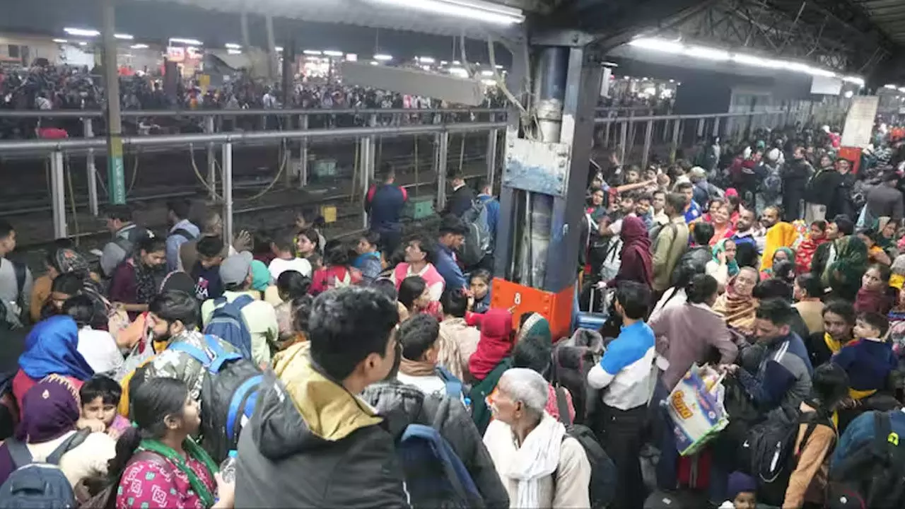 New Delhi Railway station hadsa:नई दिल्ली रेलवे स्टेशन पर भगदड़, बिहार के 9 लोग समेत 18 लोगों की मौत