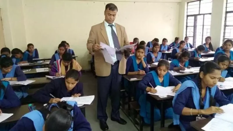 Bihar board Exam: बिहार में आज से शुरू हुई 10 वीं बोर्ड परीक्षा, 1677 केंद्रों पर 15.85 लाख छात्र होंगे शामिल