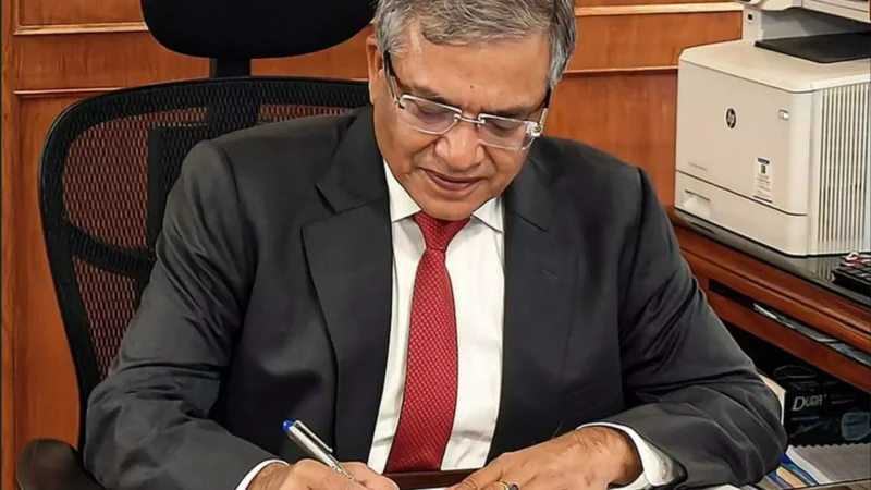 Gyanesh Kumar: राम मंदिर से लेकर आर्टिकल 370 तक! जानें कौन हैं नए मुख्य चुनाव आयुक्त ज्ञानेश कुमार, जिनका राजनीतिक सफर है चर्चा में!