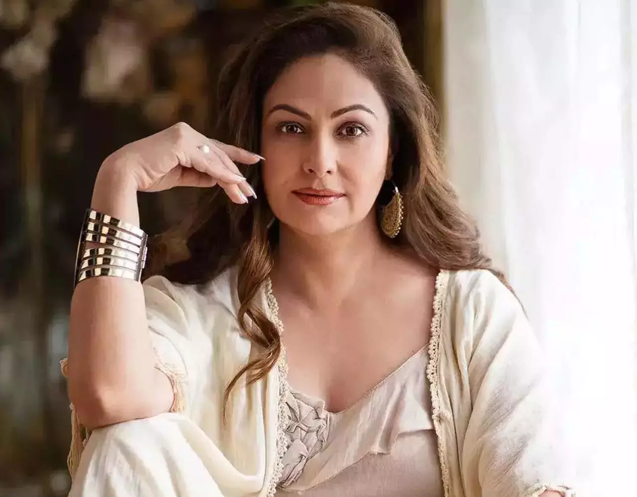 Ayesha Jhulka Video: OMG! एक्ट्रेस आयशा जुल्का ने ये क्या कर दिया, सबके सामने होना पड़ा शर्म ने लाल…वीडियो वायरल…
