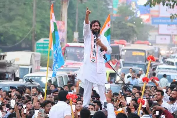 Devendra Yadav: छह महीने बाद जेल से बाहर आए विधायक देवेंद्र यादव: सुप्रीम कोर्ट से एक दिन पहले मिली थी जमानत