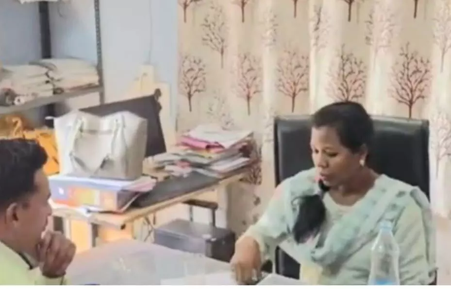 CG ACB Red: महिला इंस्पेक्टर रिश्वत लेते गिरफ्तार, एसीबी की कार्रवाई…