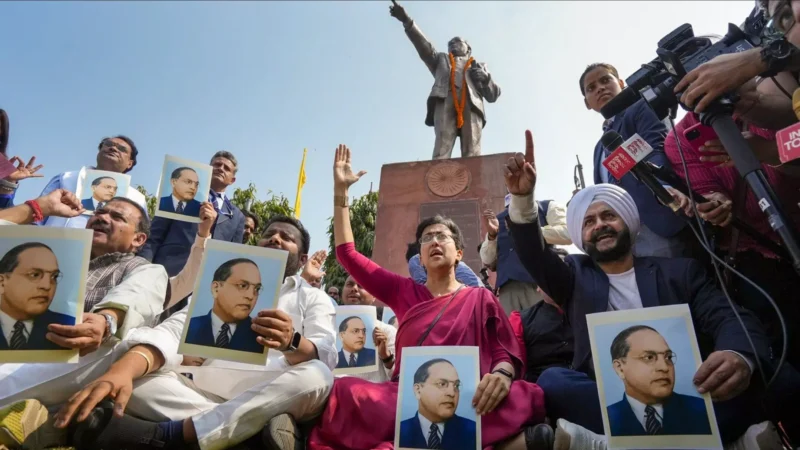 Delhi Vidhan Sabha: दिल्ली विधानसभा में हंगामा! AAP के 21 विधायक निलंबित, आतिशी धरने पर बैठीं