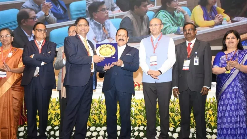 Professor Alok Kumar Chakrawal: सम्मान: CU को पर्स का ग्रांट, केंद्रीय मंत्री ने राष्ट्रीय विज्ञान दिवस पर कुलपति प्रो. चक्रवाल को किया सम्मानित…