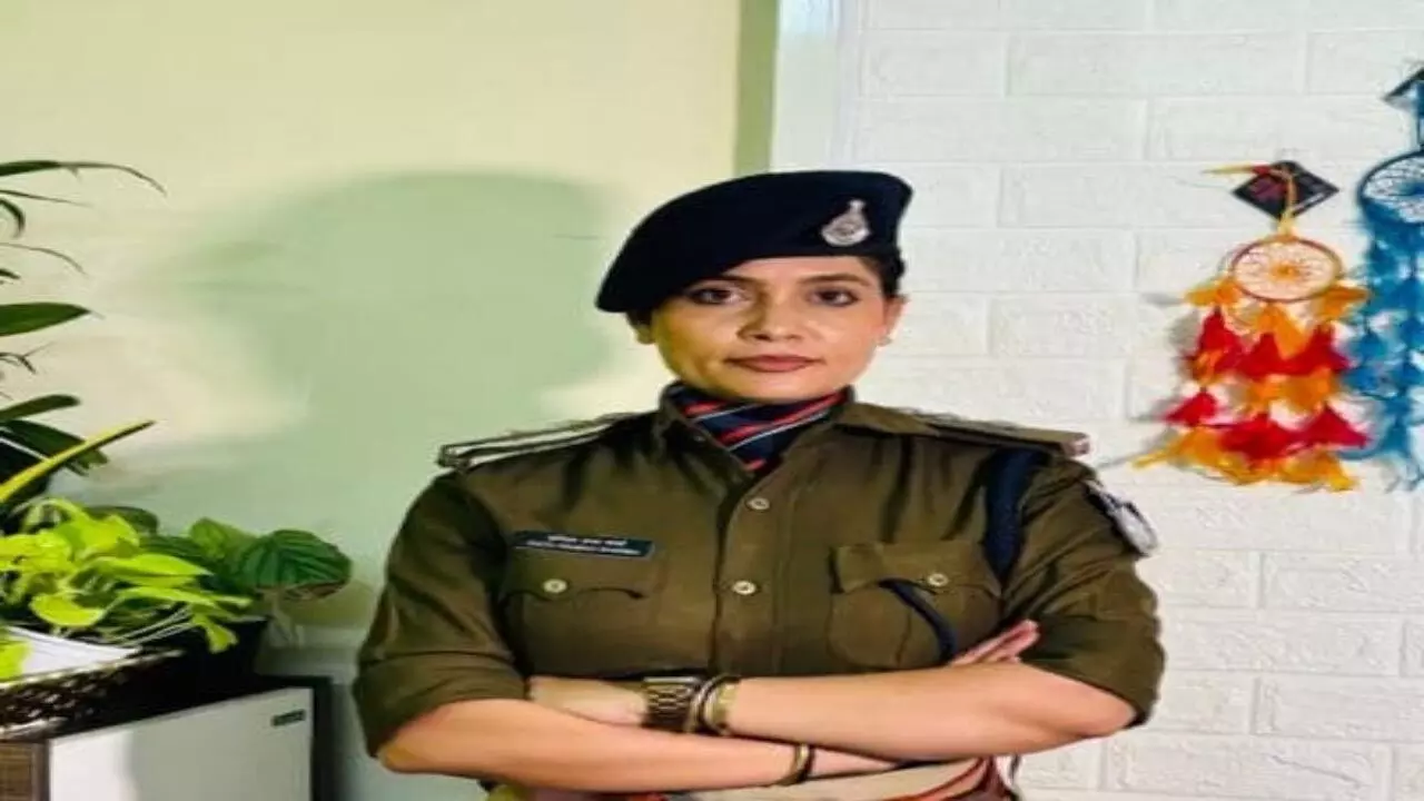 MP ACP Anita Prabha Sharma News: महाशिवरात्रि पर ड्यूटी से नदारद एसीपी को सजा, दो थानों का प्रभार छीना