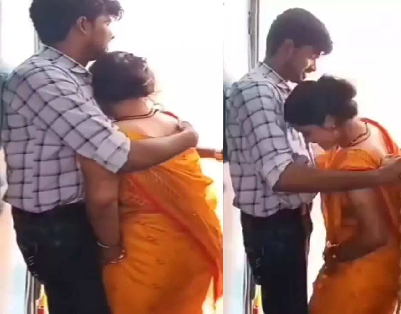 Train Viral Video: चलती ट्रेन के दरवाजे पर कपल ने बनाई ऐसी VIDEO, सोशल मीडिया पर लगाया जबरदस्त आग, देखकर आप भी…