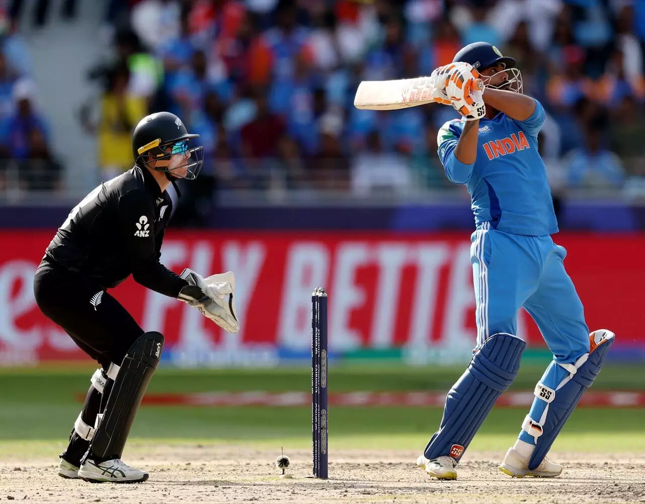 IND vs NZ Live Score: भारत को लगा सातवां झटका, जानिए पहला पारी कि अब तक की पूरी डिटेल्स…
