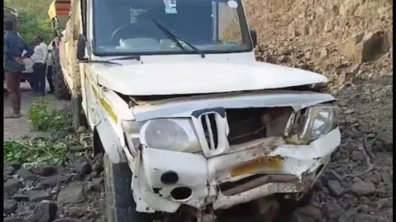 Kawardha Accident News: 50 लोगों से भरी पिकअप पलटी, दो की मौत, 40 घायल…
