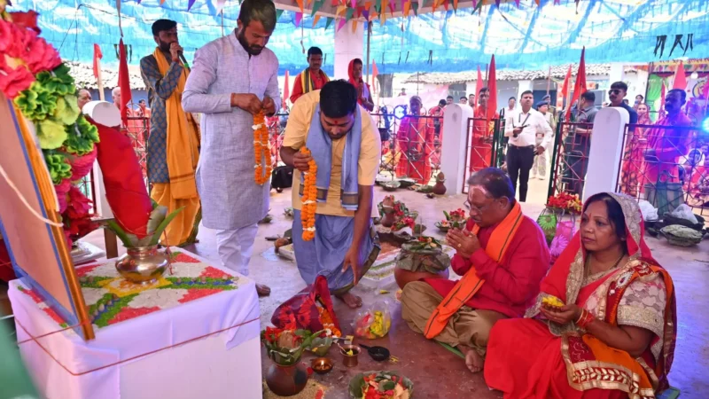 CM Vishnu Deo Sai News: CM विष्णु देव साय ने धर्मपत्नी संग की पूजा, प्रदेश की सुख-समृद्धि की कामना!