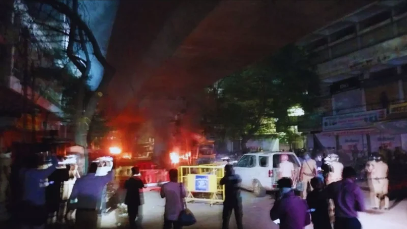 Nagpur Violence Update: नागपुर में हिंसा भड़की, कुरान जलाने की अफवाह, पथराव से शहर में तनाव! औरंगजेब की कब्र से शुरू हुआ विवाद
