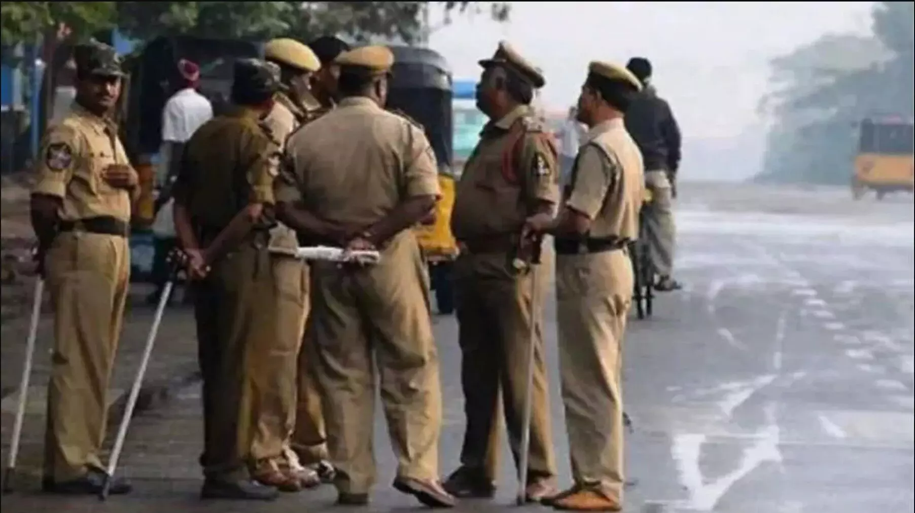 Bihar Crime News Hindi: बिहार में अपराधी बेलगाम, पुलिस पर हमले का सिलसिला जारी, मुंगेर में 'डायल-112' टीम पर पथराव, 3 पुलिसकर्मी घायल; 24 गिरफ्तार!