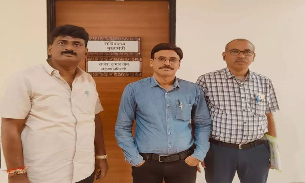 CG School News: भीषण गर्मी के चलते सुबह लगाई जाए स्कूल, सभी संविलयन प्राप्त शिक्षकों के लिये विभाग करे जल्द आदेश जारी-शालेय शिक्षक संघ