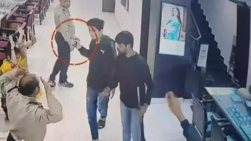 Bihar Tanishq Loot: तनिष्क लूट का मास्टरमाइंड गैंगस्टर चुनमुन झा ढेर! पुलिस एनकाउंटर में हुई मौत, जानिए पूरी कहानी