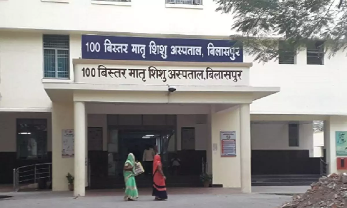 Bilaspur News: रूपये नहीं मिले तो तू जाएगी नर्क में, महिला डॉक्टर ने मरीज से कहा, सिविल सर्जन से छीना प्रभार…