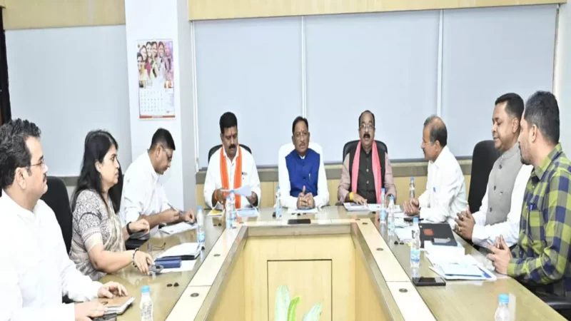 Chhattisgarh News: CM विष्णु देव साय ने ली उच्चस्तरीय समीक्षा बैठक, अधिकारियों को निर्देश, जल संकट से निपटने ठोस और निर्णायक कदम उठाए