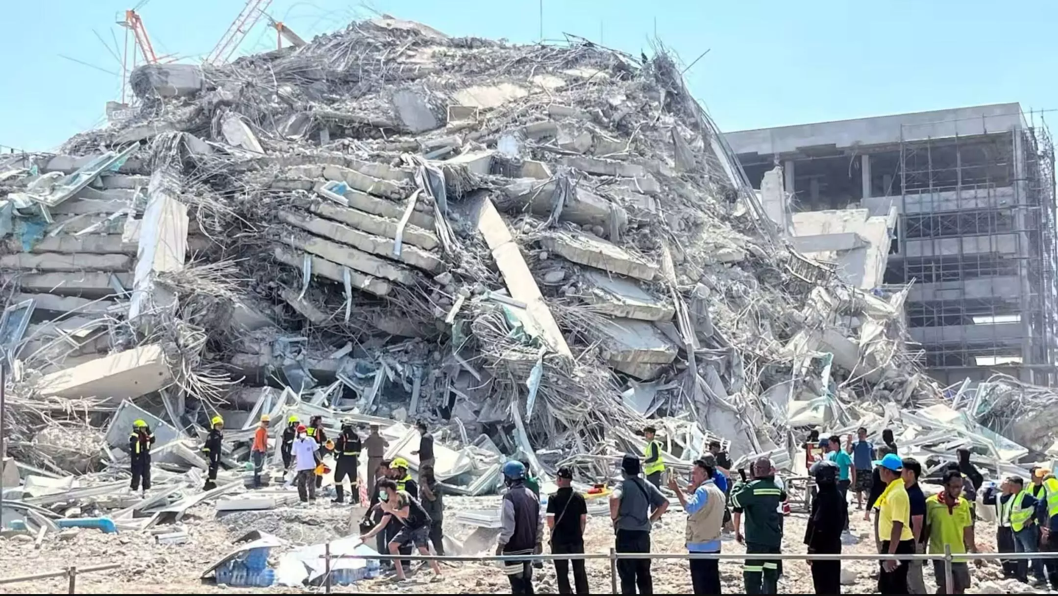 Myanmar-Thailand Earthquake: म्यांमार-थाईलैंड में 7.7 की तीव्रता वाले भूकंप का कहर, अब तक 20 की मौत, सैकड़ों लापता, 30 मंजिला इमारत ताश के पत्तों की तरह ढेर