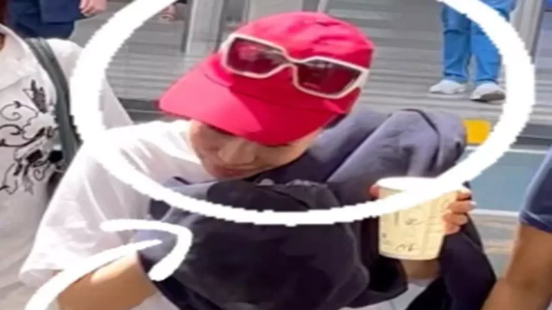 Urfi Javed Video: उर्फी जावेद का नया कांड, चेहरा छुपाते दुम दबाकर भागते दिखी, देखिए वीडियो क्या हुआ ऐसा…