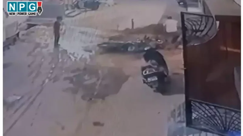 Raipur News: निगम के गड्ढे में तीन वर्ष का बच्चा गिरा, आयुक्त ने अधिकारियों को जारी किया नोटिस, 24 घंटे में मांगा स्पष्टीकरण…